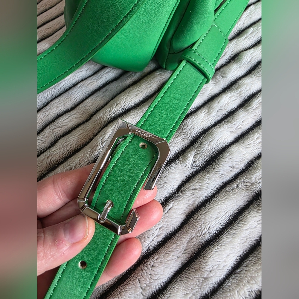 JW PEI Maze Crossbody Bag Grass Green - Picture 4 of 12